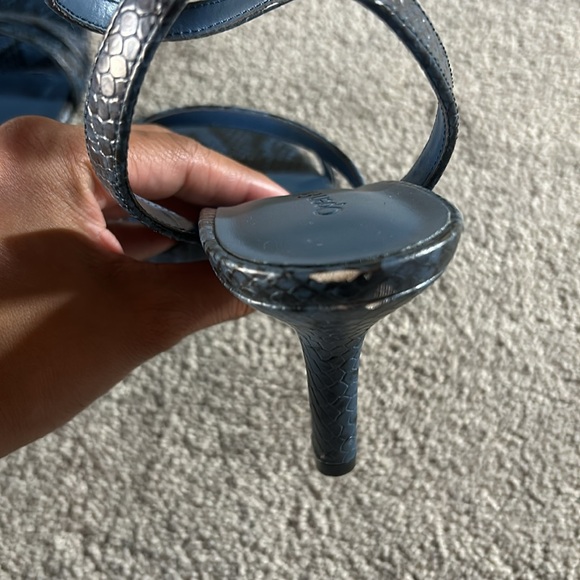 Faux blue leather snakeskin ankle strap heels. Size 7 1/2. - Picture 4 of 5